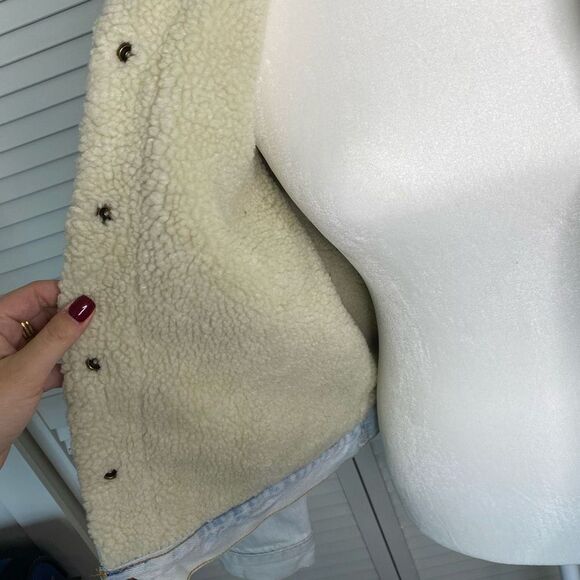 Levis Strauss White Star Studded Cotton Faux Fur Lined Denim Jacket Wome… - Picture 7 of 15